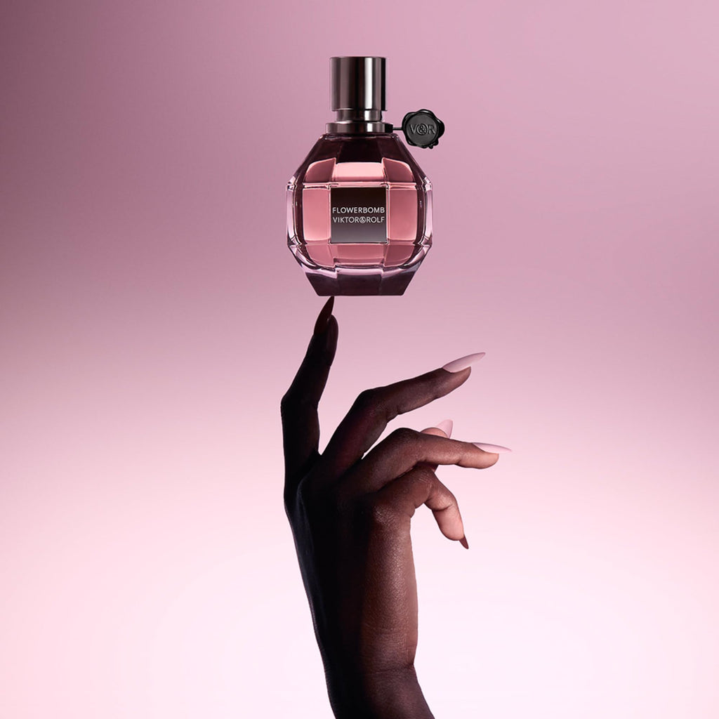 Viktor&Rolf - Flowerbomb Eau de Parfum - Women's Perfume - Floral & Woody - With Notes of Vanilla, Jasmine, & Rose