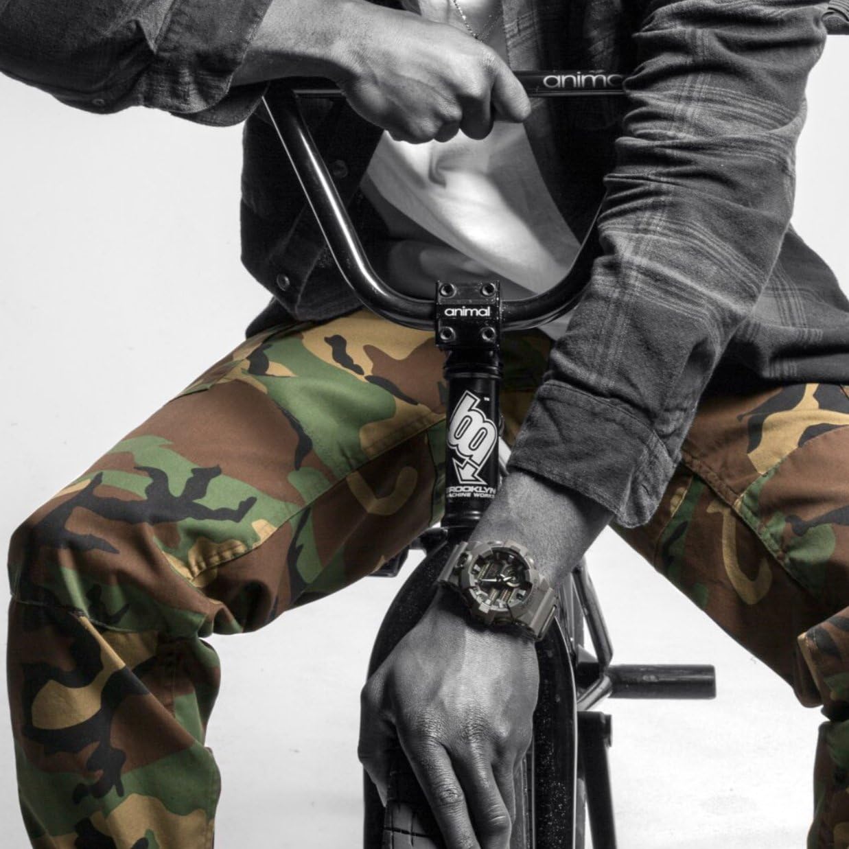 Casio Men's 700UC Series G-Shock Quartz 200M WR Shock Resistant Resin Strap and Case